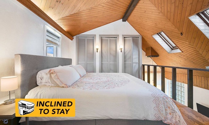 Crafton Casa | Quiet Loft w/ Deck, Parking - Bright & Beautiful