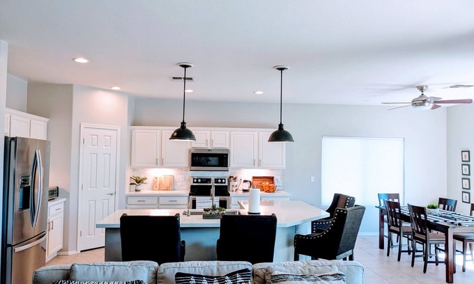 Maricopa Casa | Quiet Mountain View Home within walking distance to Copper Sky Community Center