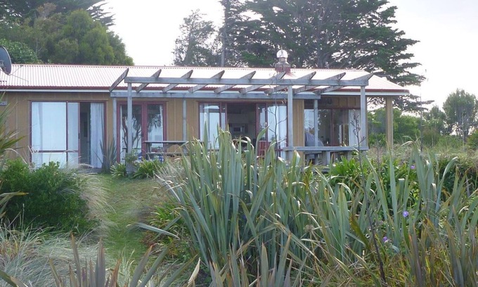 Pakawau Cabaña | Quiet Pakawau beachfront home - beautiful views of Golden Bay and Farewell Spit.