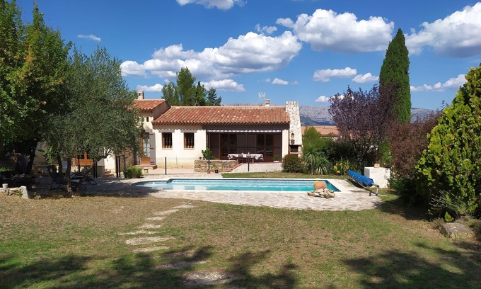 Peynier Casa | Quiet Provencal villa 8 people