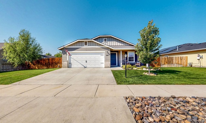 Middleton Casa | Quiet Ranch-Style Home with Fenced Yard, Gas Grill, Firepit & Fireplace