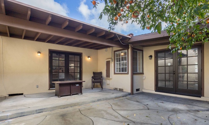 Old Town Casa | Quiet Residential Home near beach- Monthly Rental