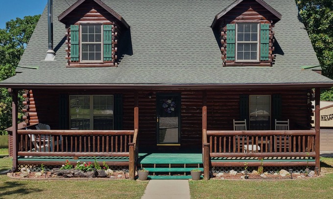 Warsaw Cabina | Quiet Rustic Retreat in Rural Area on 5 acres