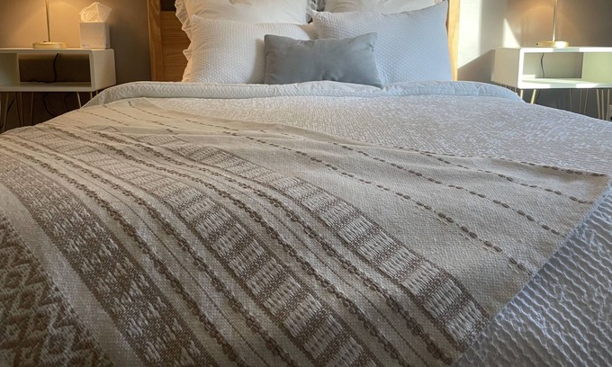 Graniteville Apartamento | Quiet, trendy, and peaceful condo in Dracut Mass!