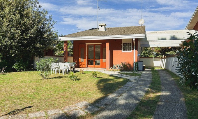 Bibione Pineda Villa | Quiet Villa Surrounded by greenery suitable for families with children and animals