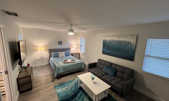 Bradenton Apartamento | Quiet Waterview Oasis - 10 minutes to Anna Maria Island