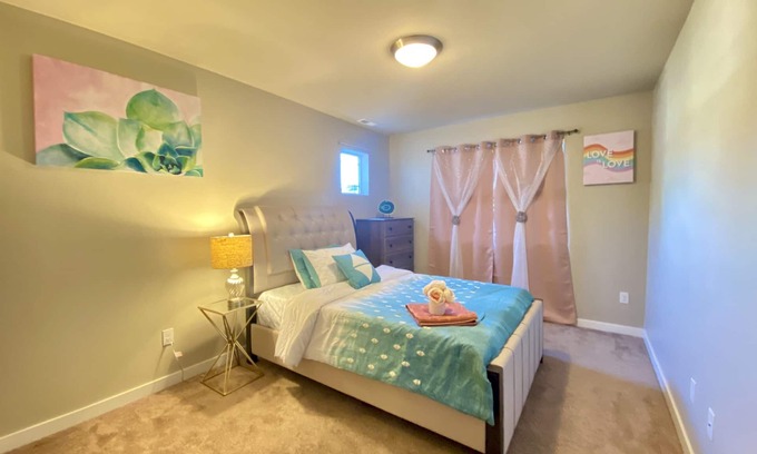 Everett Casa | Quieter Villa: safe neighborhood, closer to Boeing