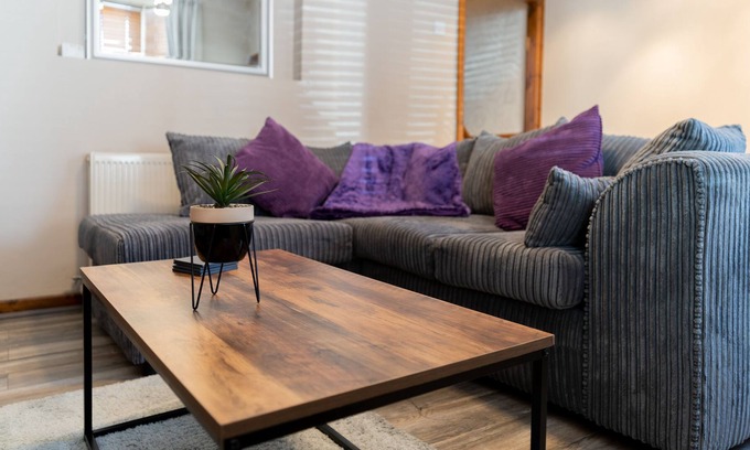 Kirkdale Casa | Quirky and characterful, three bedroom contractor house, close to Kingsway Tunnel