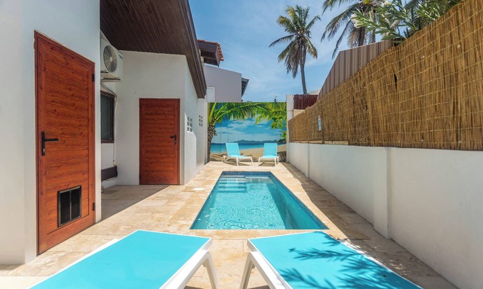 Shiribana Casa | Quite Villa, with pool. Easy drive to beaches. With car rental options.
