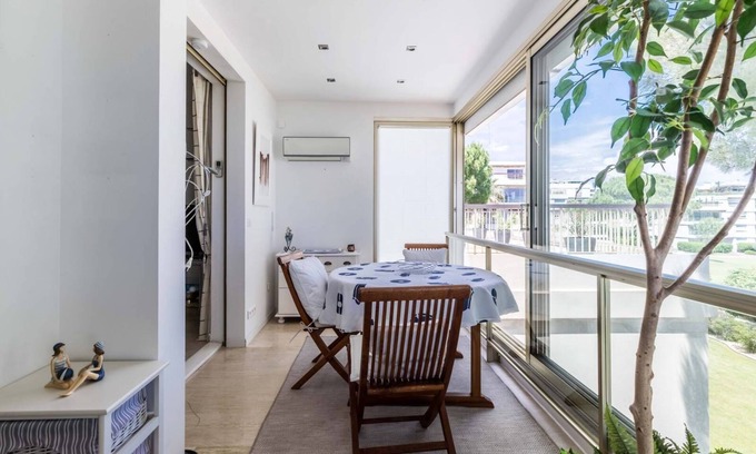 Mandelieu-la-Napoule Beach Apartamento | Réf:2PDM Holiday rental Two-room apartment Sea view Mandelieu-la-Napoule