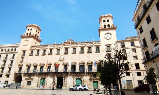 San Anton Casa | 35-1- КОМНАТА в квартире с балконом, от 1 до 4 человек в центре Аликанте