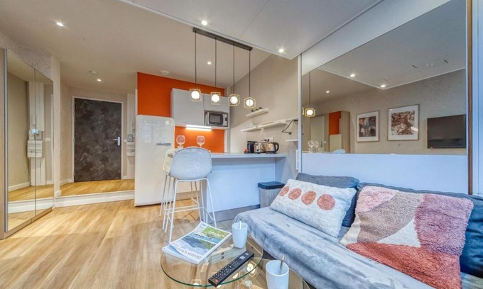 Quartier Capuche-Allies Apartamento | R'Apparts Luxury Studio 8