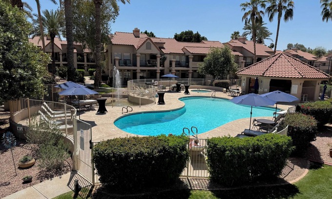 Scottsdale Ranch Condominio | Deseable 2BR Casita en Scottsdale Racquet Club