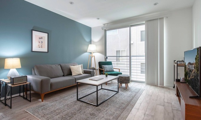 Westwood Apartamento | Rad Westwood 1BR w/ W/D, rooftop, walk to Century City by Blueground