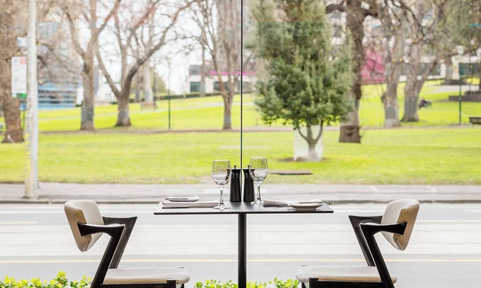 Melbourne Central Business District Hotel | Radisson on Flagstaff Gardens Melbourne