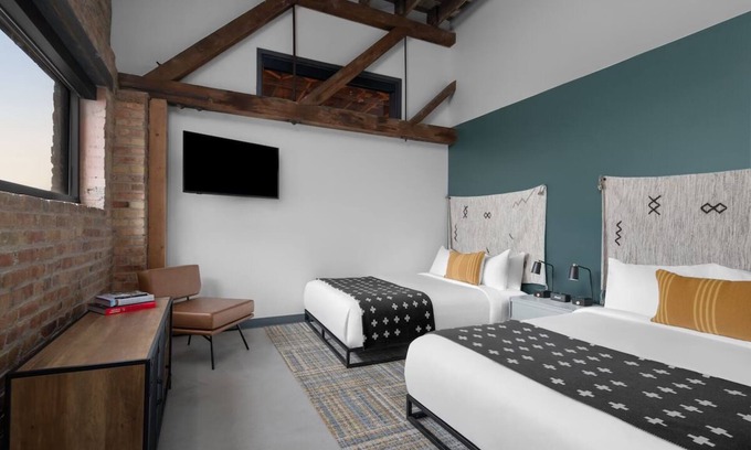 People's Freeway Hotel | Rafter Room at evo Hotel, Free Parking & Dog-friendly