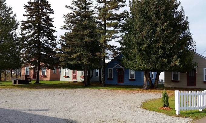 Cedarville Cabina | Rainbow Cabins (Pink Cabin #4)