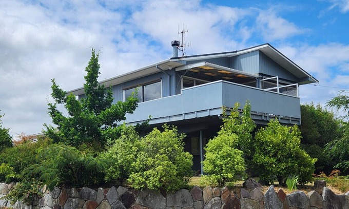 Rainbow Point Casa | Gran bach elevado con vistas al lago y la montaña - WiFi gratis