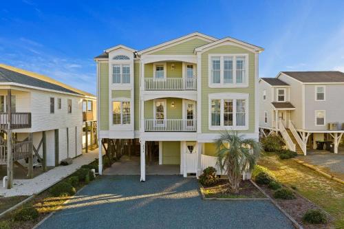 Holden Beach Casa | Rainbow's End Brunswick Vacation Rentals Ocean front with private heated pool