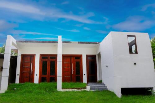 Mahiyanganaya Casa | Rainbow Villa