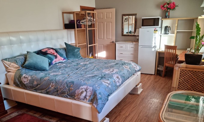 Maryborough Casa | Rainforest Retreat Green Room