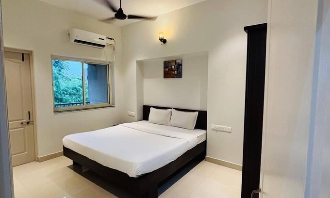 Vagator Hotel | Raj Exotic Palms