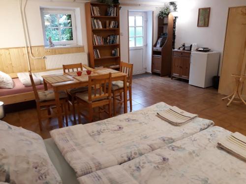 Smedcice Casa | Ranch 79