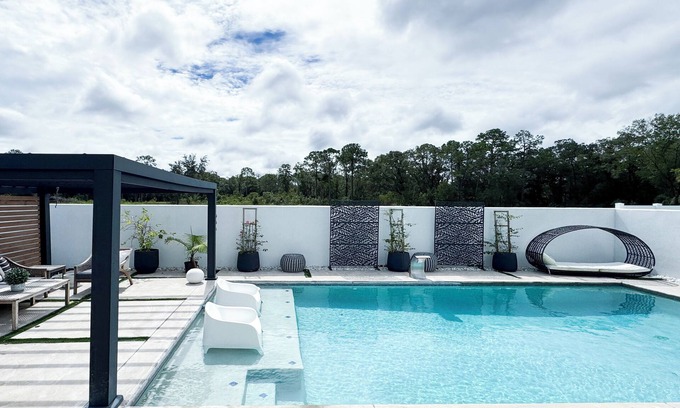 Citrus Park Casa | Rare Luxury 4-bedroom house in charming Tampa with WiFi, AC