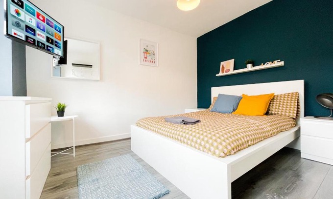 Vauxhall Casa | Rare private room near Centre