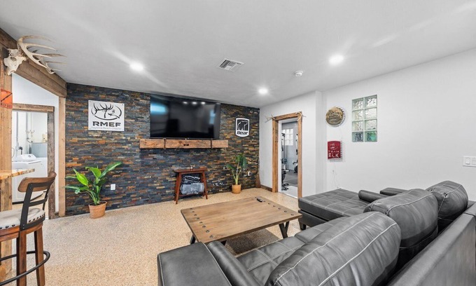 South Daytona Casa | Rarebreed Experience