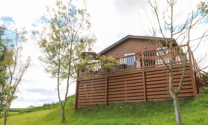 Tunstall Cabaña | RASHIERIGG, pet friendly, with a garden in Catterick, North Yorkshire
