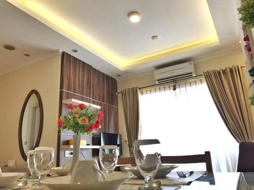 Kelapa Gading Barat Apartamento | Ravarine Suite Apartment