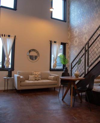 Center City Apartamento | Reading Viaduct Loft, City Center, CONTACTLESS CHECK IN