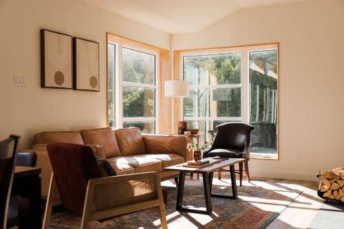 Tyendinaga Casa | Readwood Hangout