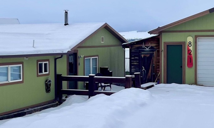 Philipsburg Casa | Recently remodeled family home with large fenced in back yard, Full size kitchen, 2 full bathrooms, Bedroom 1 has a king size bed, Bedroom 2 has a queen size bed. The flex space has a trundle bed with 2 twins.