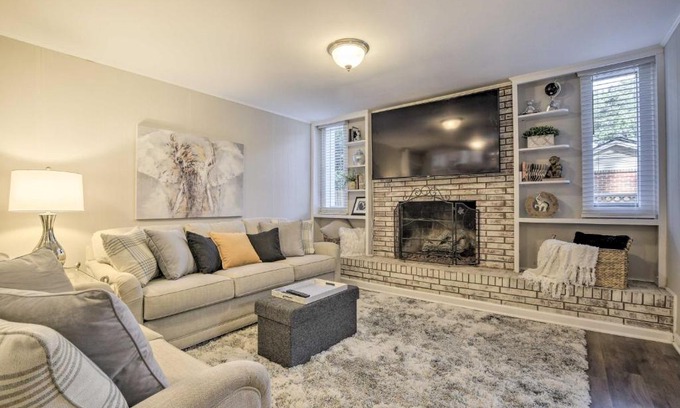 Raleigh Casa | Recently Renovated Raleigh Retreat with Patio!