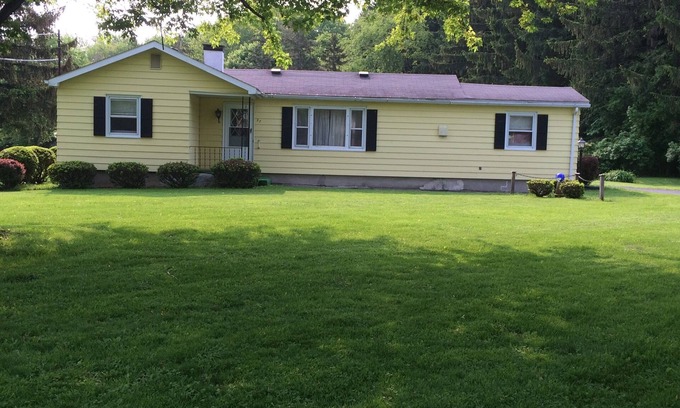 Clifton Springs Casa | Rancho recientemente actualizado en el pueblo de Clifton Springs, NY