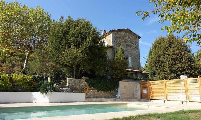 Tornac Casa | Recargue sus baterías en el borde sur de las Cévennes en una piscina típica con piscina privada