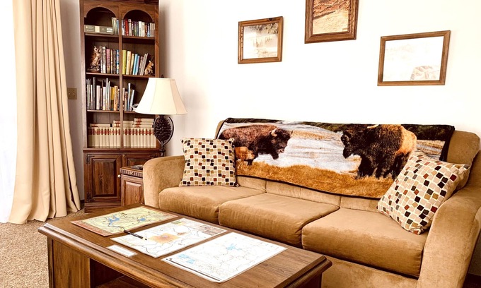 Horse Butte Condominio | Red Dog Retreat Condo: todas las comodidades del hogar en el paraíso de Yellowstone