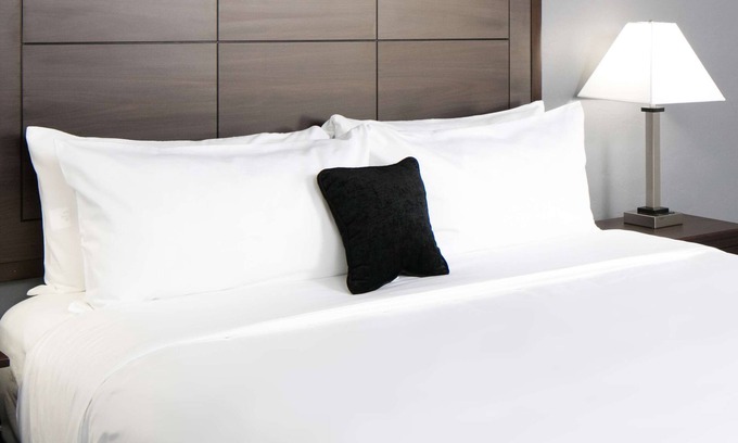 Northwest Everett Hotel | Red Lion Inn & Suites Everett