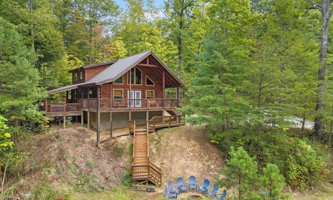 Primrose Cabina | Red River Gorge Lakeside Cabin retreat! 4 bed 4 bath with a Hot Tub