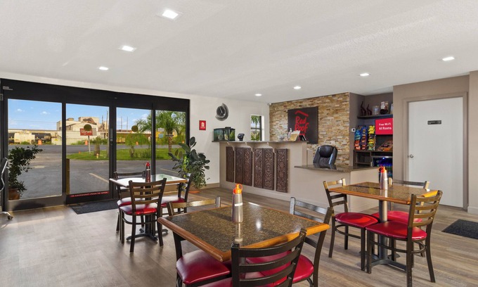 Westside Hotel | Red Roof Inn Baldwin