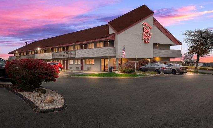 Independence Hotel | Red Roof Inn Cleveland - Independence
