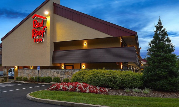 Buechel Hotel | Red Roof Inn Louisville East - Hurstbourne