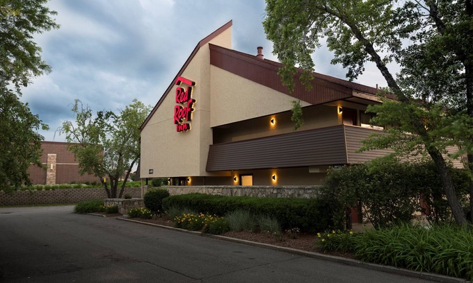 Rockford Hotel | Red Roof Inn Rockford East – Casino District