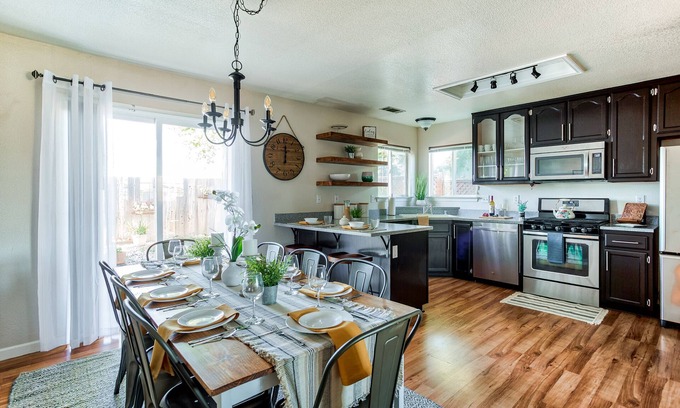 Redding Casa | ★ Escapada multifamiliar ★ Impresionantes vistas ★ Cerca de Bethel