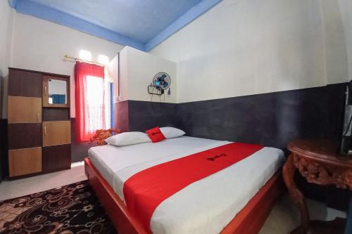 Sungai Penuh Hotel | RedDoorz Syariah at Penginapan Queen Sungai Penuh