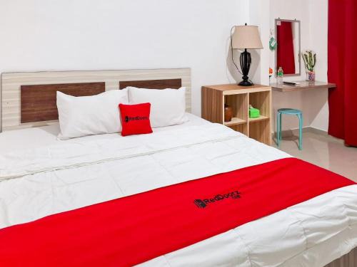 Tanjung Pinang Hotel | RedDoorz Syariah near Tanjung Pinang City Center