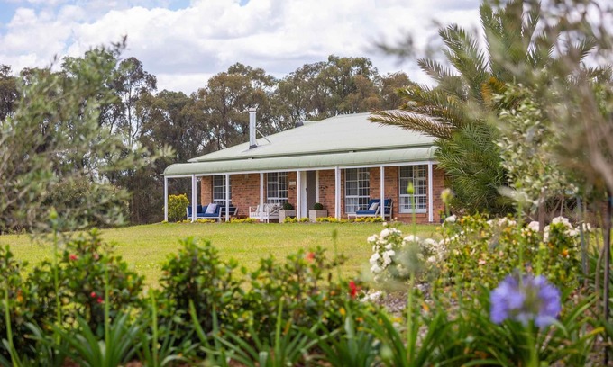 Nulkaba Cabaña | Redims Hill Cottage - Renovated 3 bedroom cottage on working farm