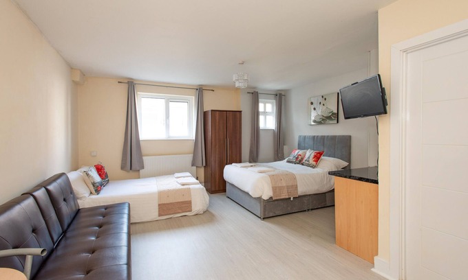 London Borough of Bromley Apartamento | *Reduced Rates* *REFURBISHED* Studio (1) 25 Mins approx. to London Bridge